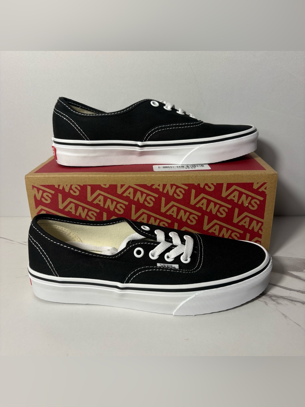 NIB Unisex Vans Black and White Low-Top Canvas Sneakers M sz 5 W sz 6.5 - Picture 3 of 6